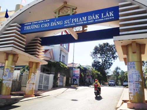 TÍN DỤNG ĐEN BỦA VÂY DÂN NGHÈO: Giăng bẫy sinh viên