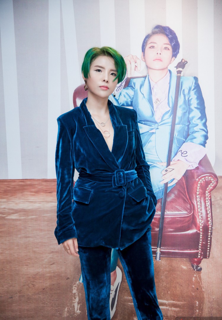 Sau tomboy, Vũ C&aacute;t Tường lại trở n&ecirc;n nữ t&iacute;nh - Ảnh 2.