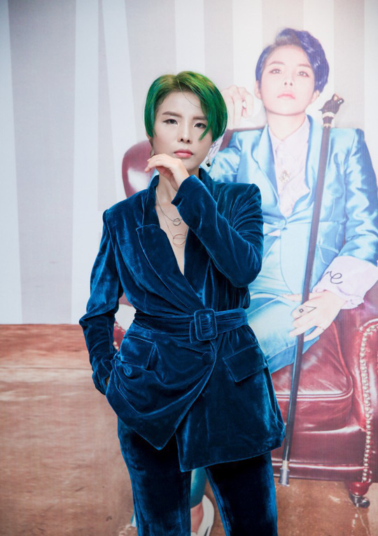 Sau tomboy, Vũ C&aacute;t Tường lại trở n&ecirc;n nữ t&iacute;nh - Ảnh 1.