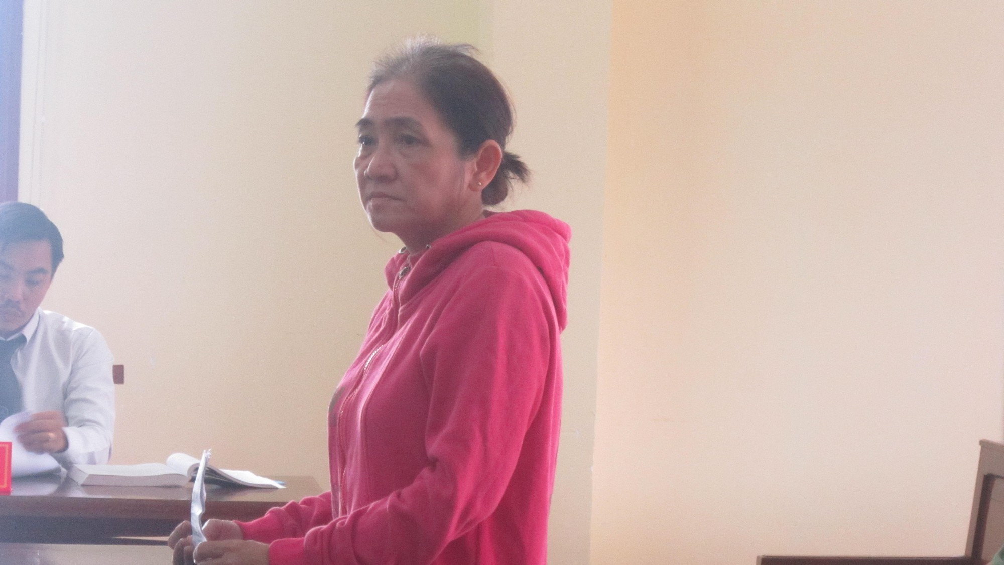 Nhờ trông nhà, mẹ vợ kêu thợ đến phá két sắt trộm tiền con rể