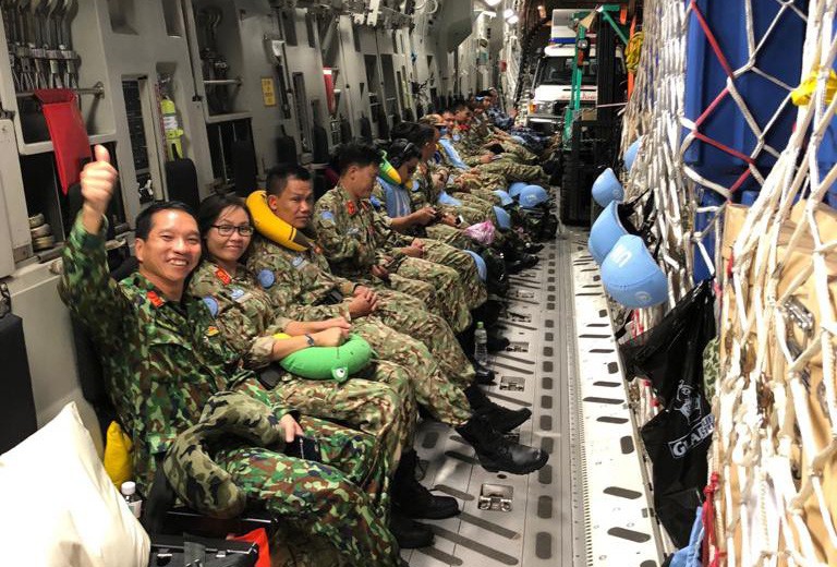 Cận cảnh trong máy bay C-17 đưa bệnh viện dã chiến Việt Nam đến Nam Sudan