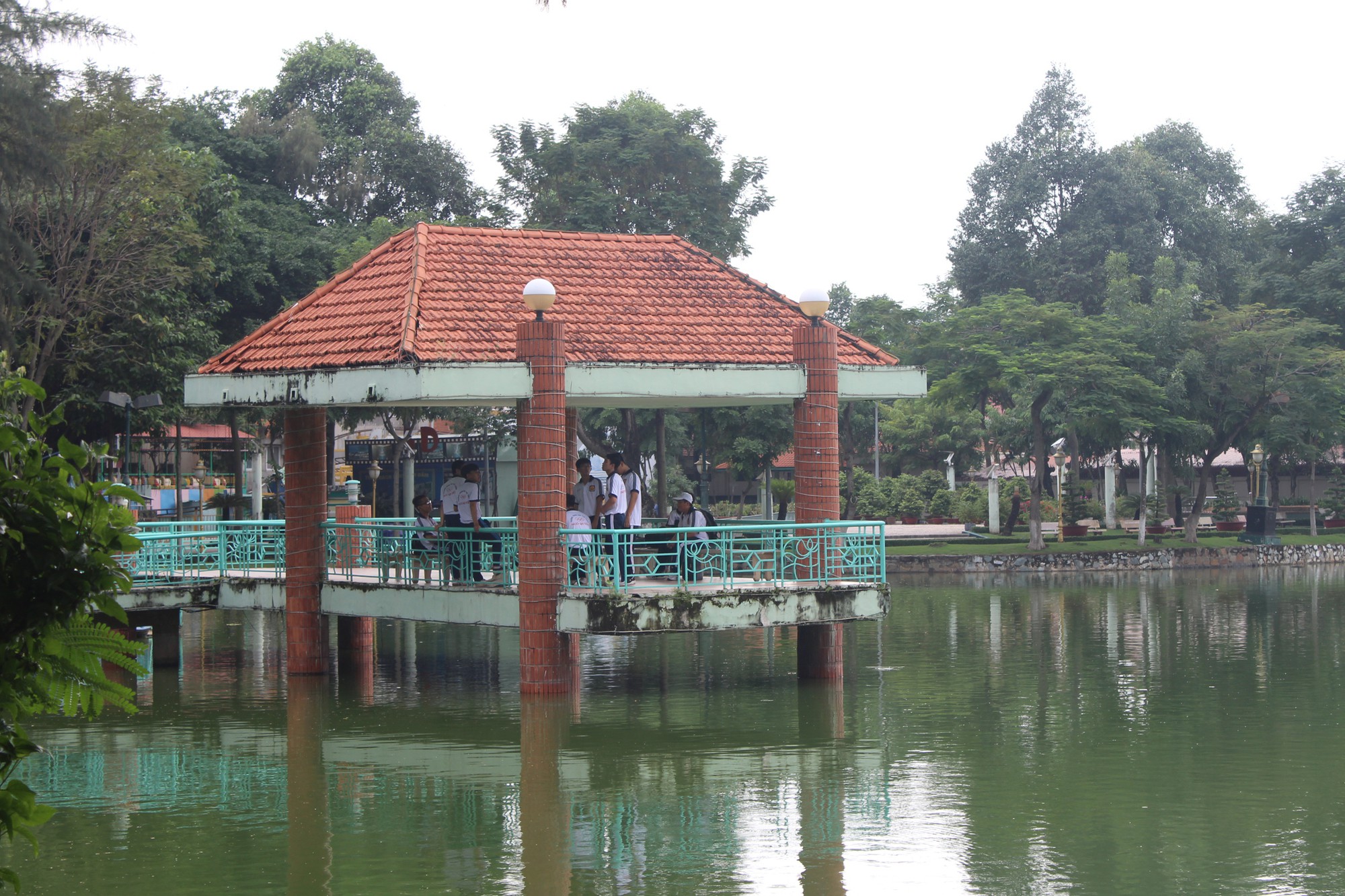 Nợ gần 100 triệu đồng, công viên bị cúp nước