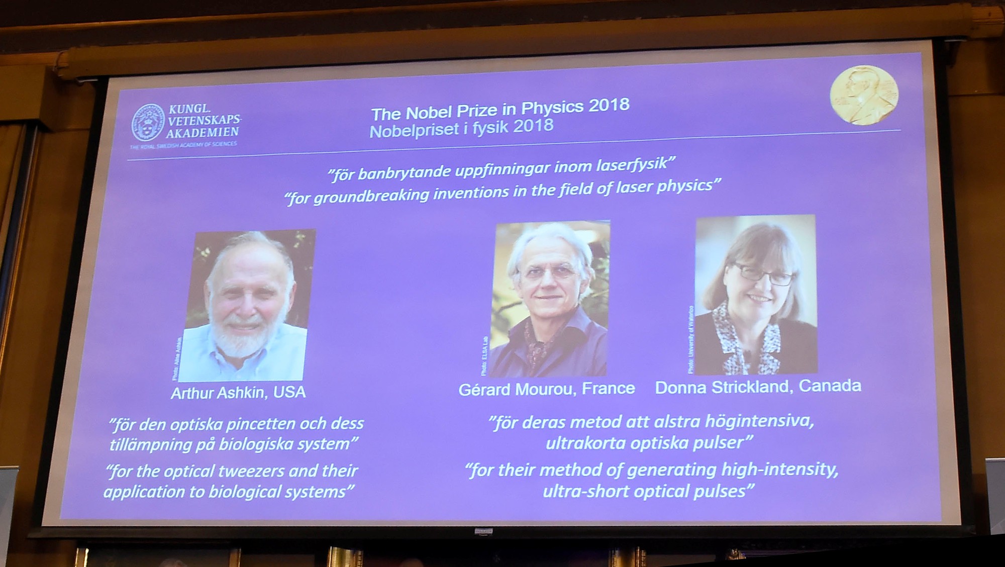 Đoạt giải Nobel Vật lý 2018 ở tuổi 96