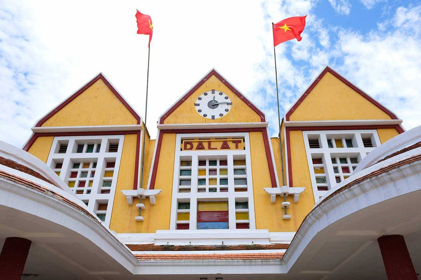 Nh&agrave; ga xe lửa cổ nhất Đ&ocirc;ng Dương ở Đ&agrave; Lạt - Ảnh 3.