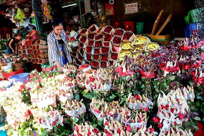 Hết thời những bó hoa quà tặng giá chục triệu - Ảnh 3.