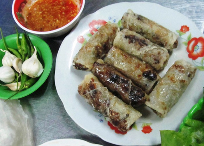 Chả dông: Đặc sản Phú Yên nghe thì sợ, ăn lại ghiền - Ảnh 1.