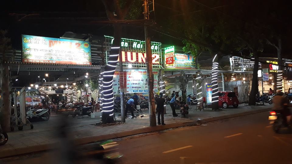 TP HCM: Nhân viên giữ xe đâm thực khách trọng thương