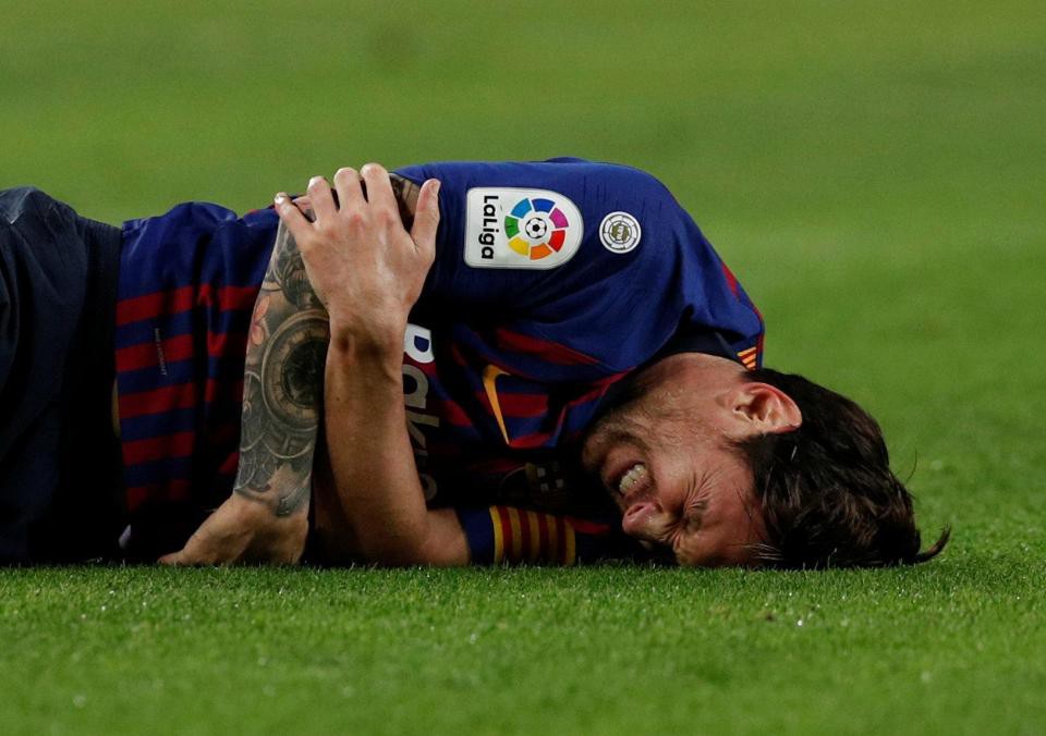 Cận cảnh chấn thương ghê rợn khiến Messi gãy tay