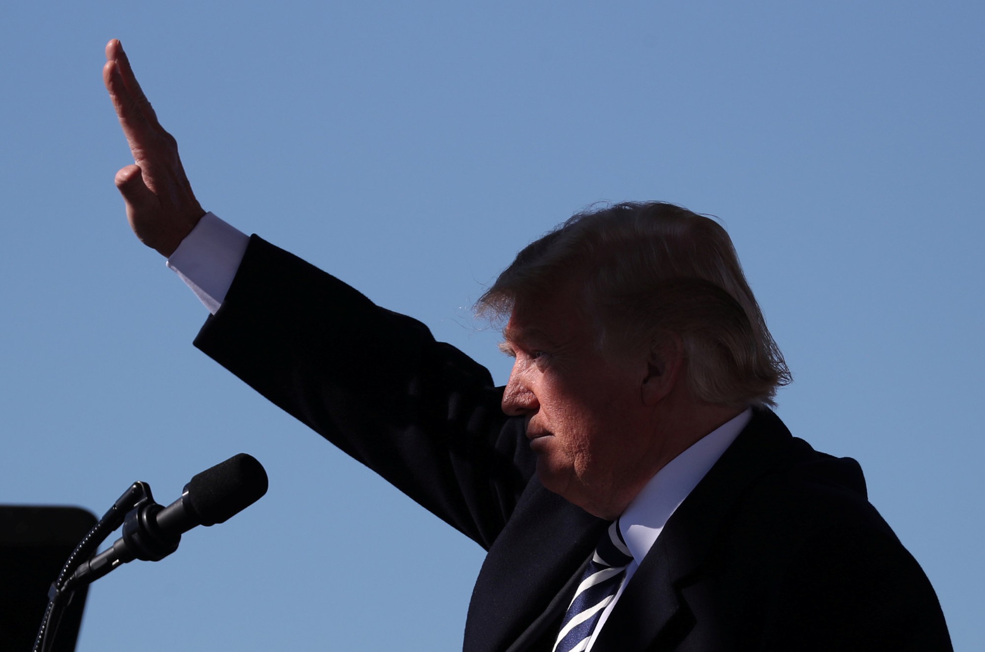 Ông Trump đòi rút khỏi hiệp ước hạt nhân, Nga nói gì?