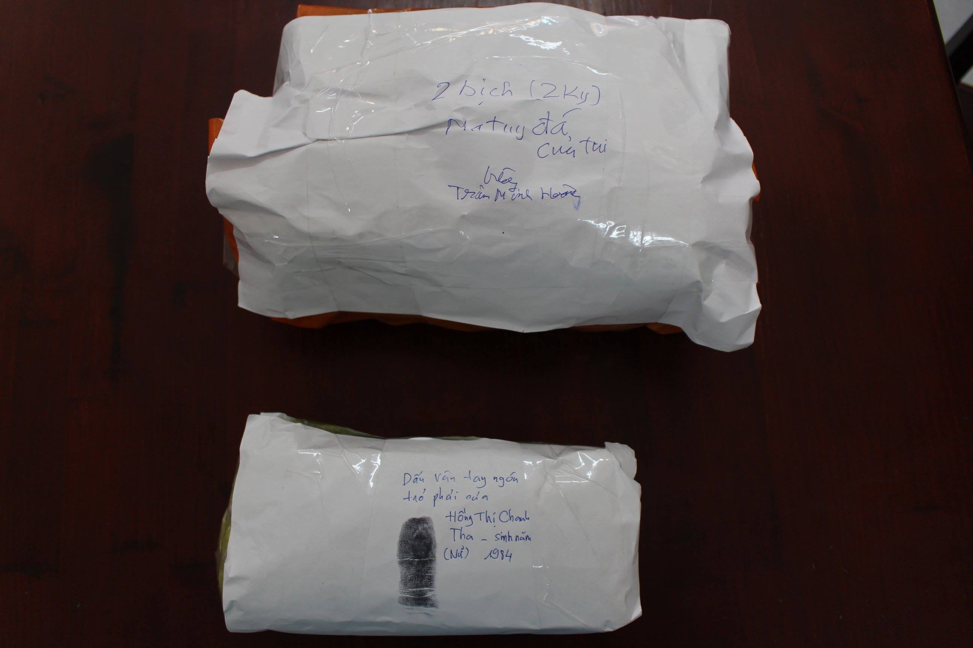 B&oacute;c gỡ đường d&acirc;y vận chuyển gần 3 kg ma t&uacute;y từ Campuchia về Nha Trang - Ảnh 1.