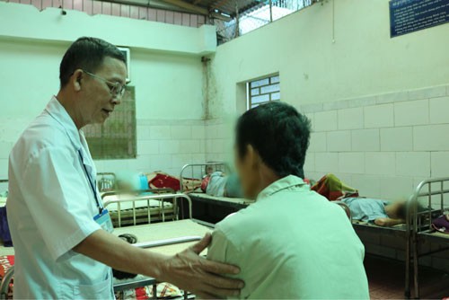 TRONG THẾ GIỚI NỬA TỈNH NỬA MÊ (*): Vất vả chăm sóc