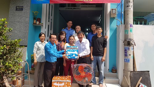 Xây mái ấm cho đoàn viên khó khăn