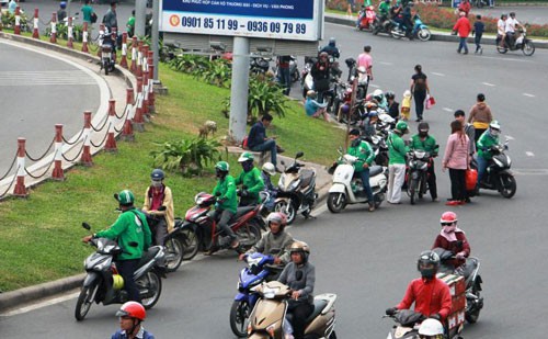 Tài xế GrabBike liên tục bị cướp, vì sao?
