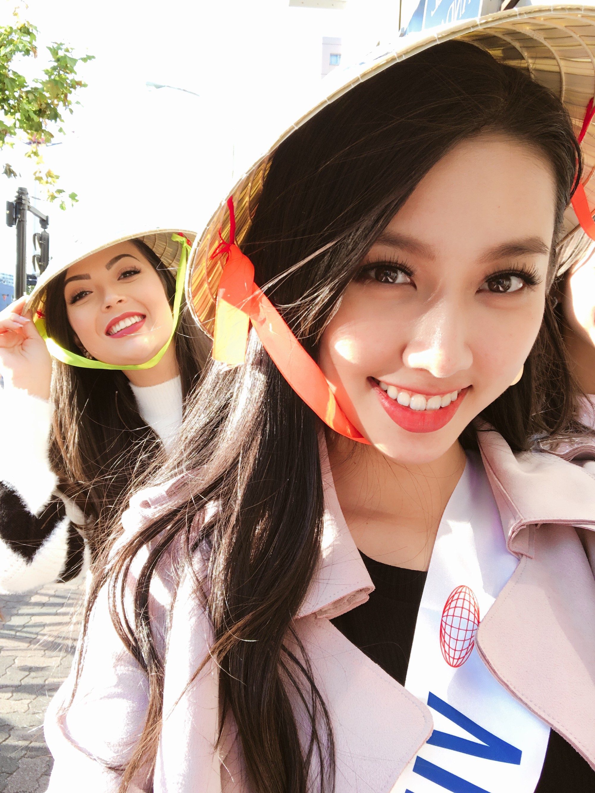 Clip:Nguyễn Thúc Thùy Tiên "bắn" ngoại ngữ gây bất ngờ