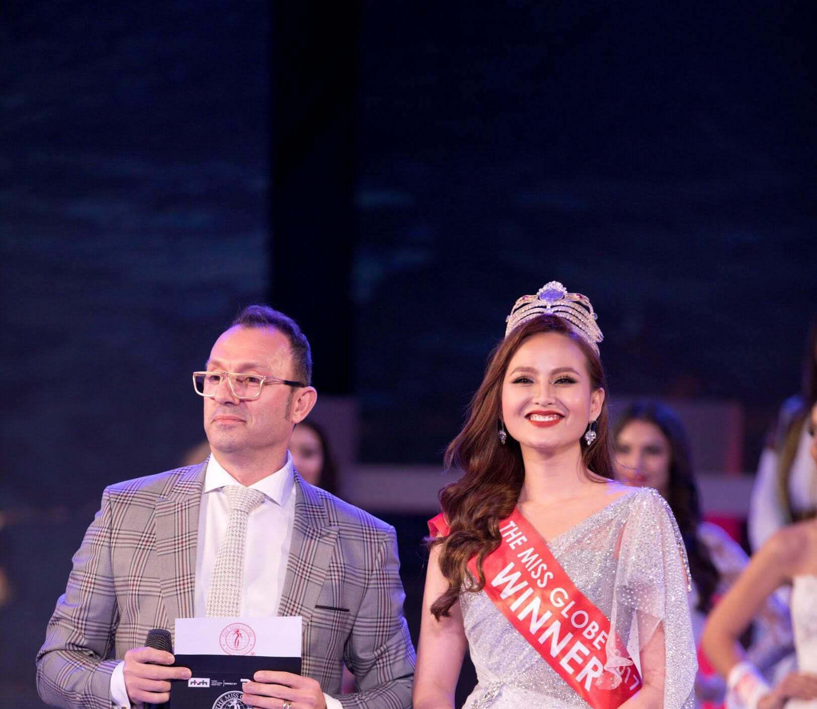 Khánh Ngân lên tiếng về sự cố không được trao vương miện trong Đêm chung kết Miss Globe 2018