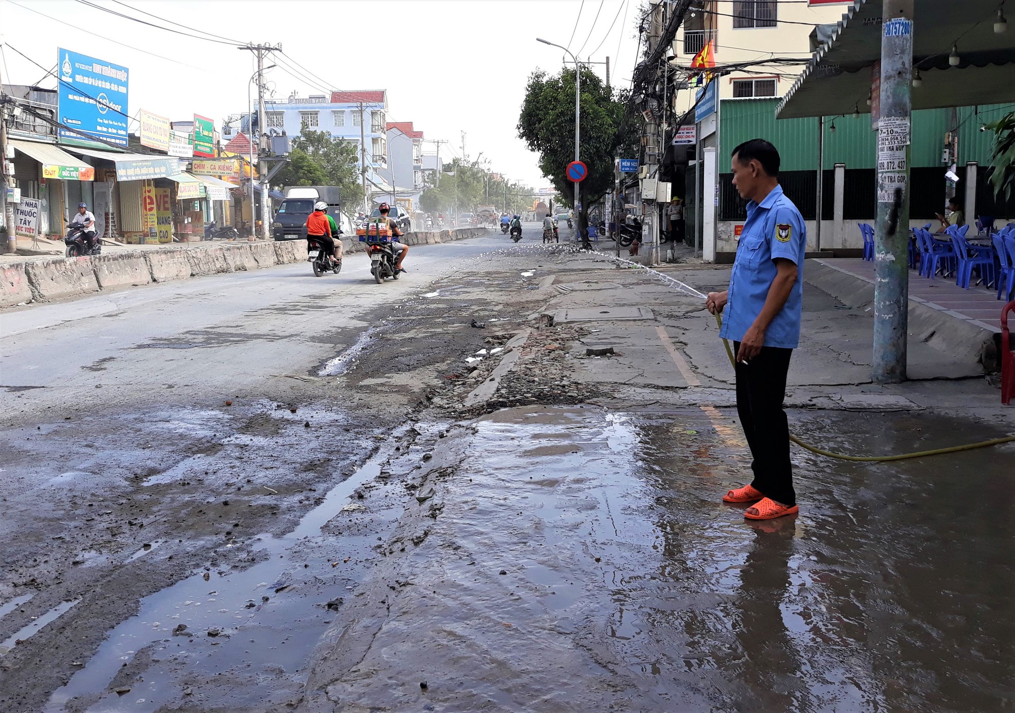 Căng mắt đi qua đường Huỳnh Tấn Phát - Ảnh 4.