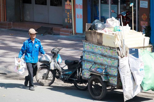 Người thu gom rác dân lập cần chính sách an sinh - Ảnh 1.
