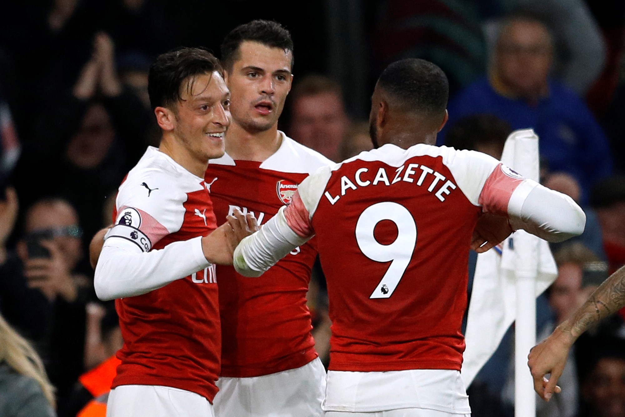 Lịch THTT bóng đá cuối tuần: Sôi động Premier League và Serie A