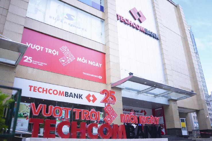 Techcombank bổ nhiệm ông Lê Bá Dũng làm Phó Tổng giám đốc