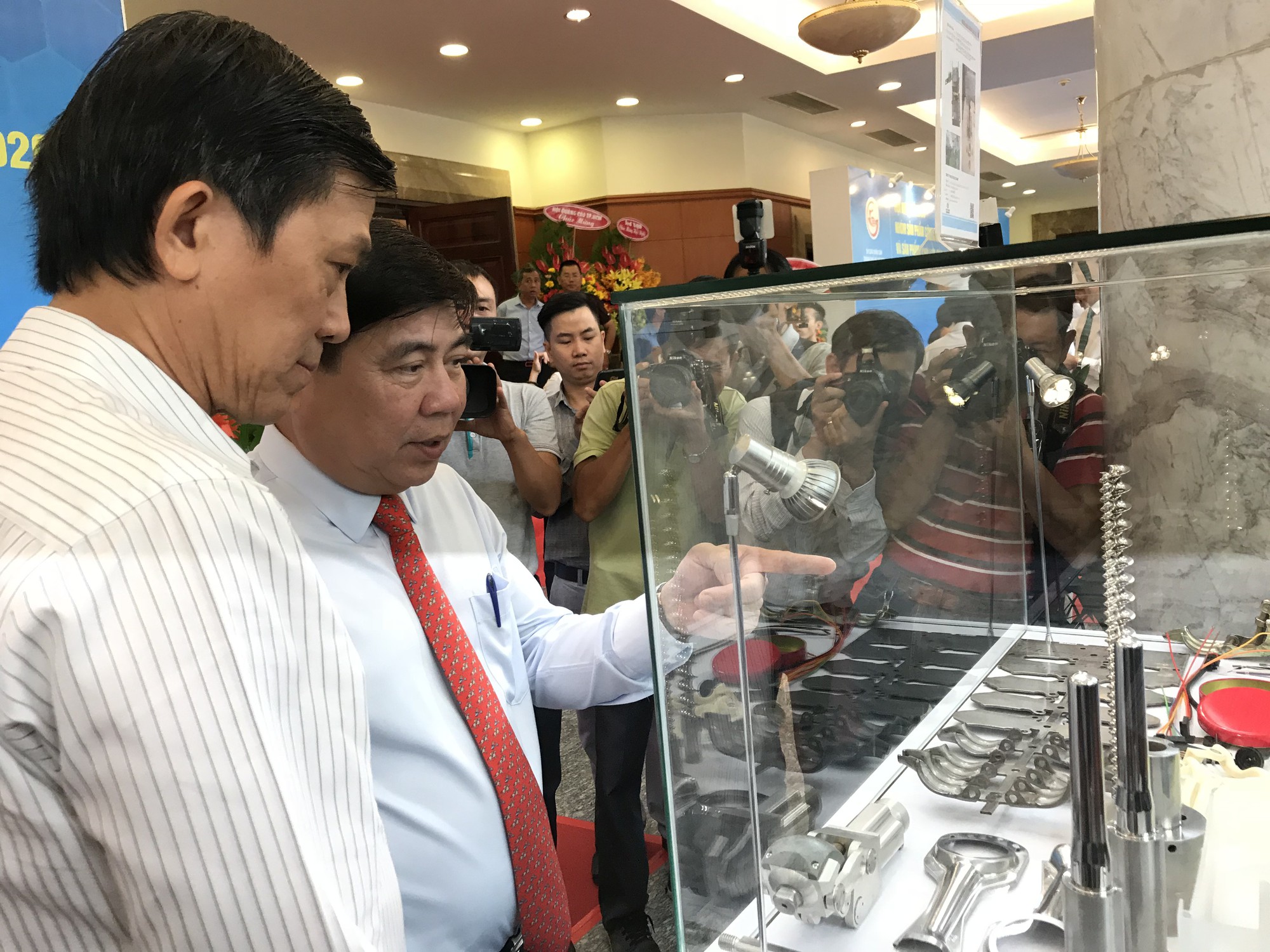 Hỗ trợ mặt bằng, vốn... để phát triển sản phẩm chủ lực