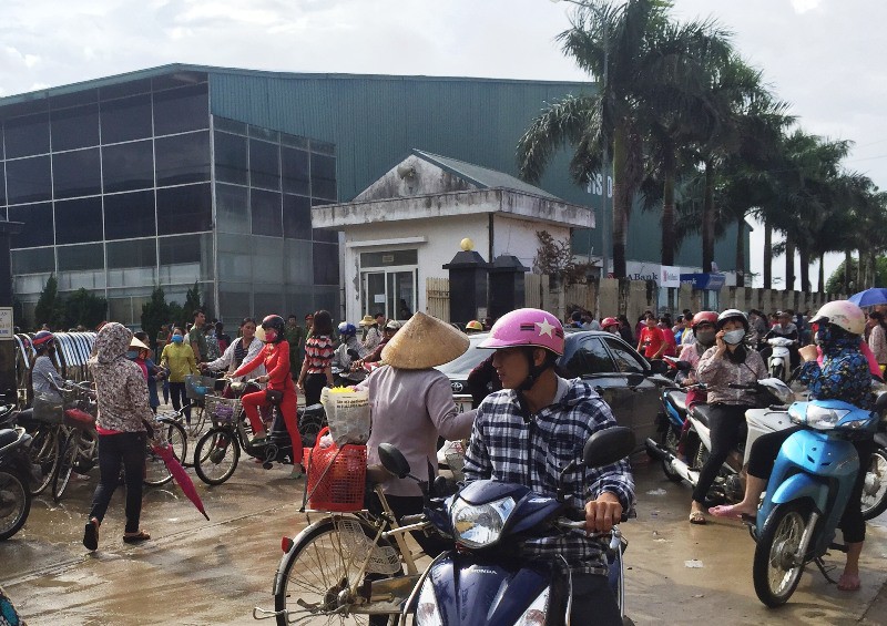 C&ocirc;ng ty TNHH Ivory Việt Nam: Bị &eacute;p tăng ca, hơn 3.000 c&ocirc;ng nh&acirc;n ngừng việc  - Ảnh 1.