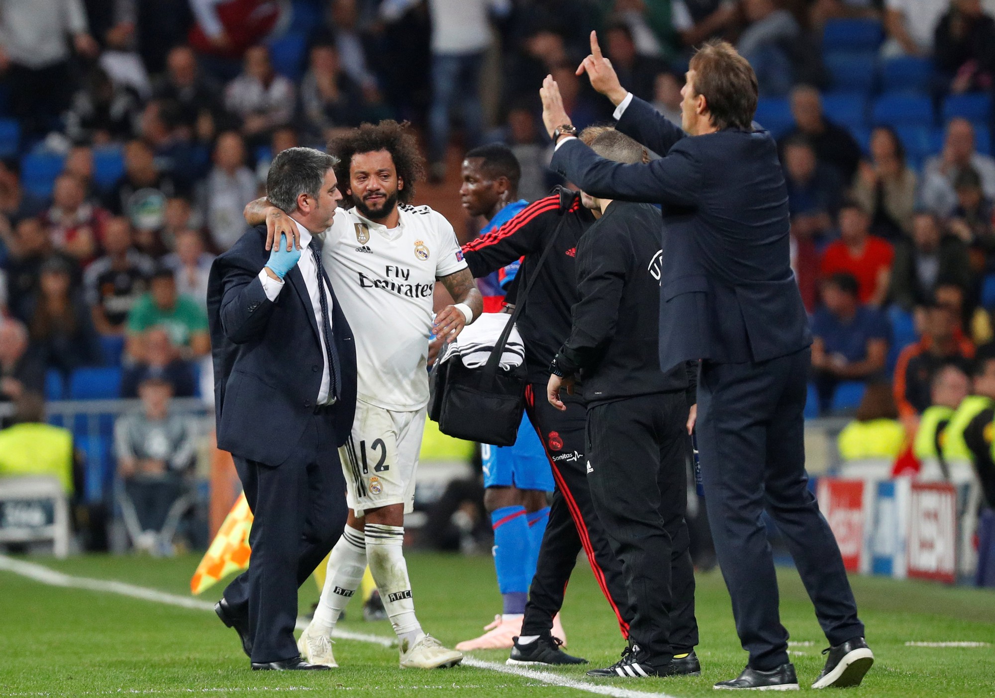 Thoát hiểm ở Bernabeu, sao Real Madrid giữ ghế HLV Lopetegui - Ảnh 5.