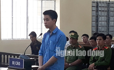Đâm chết bạn nhậu khi chưa đủ 18 tuổi, nam thanh niên thoát án tử