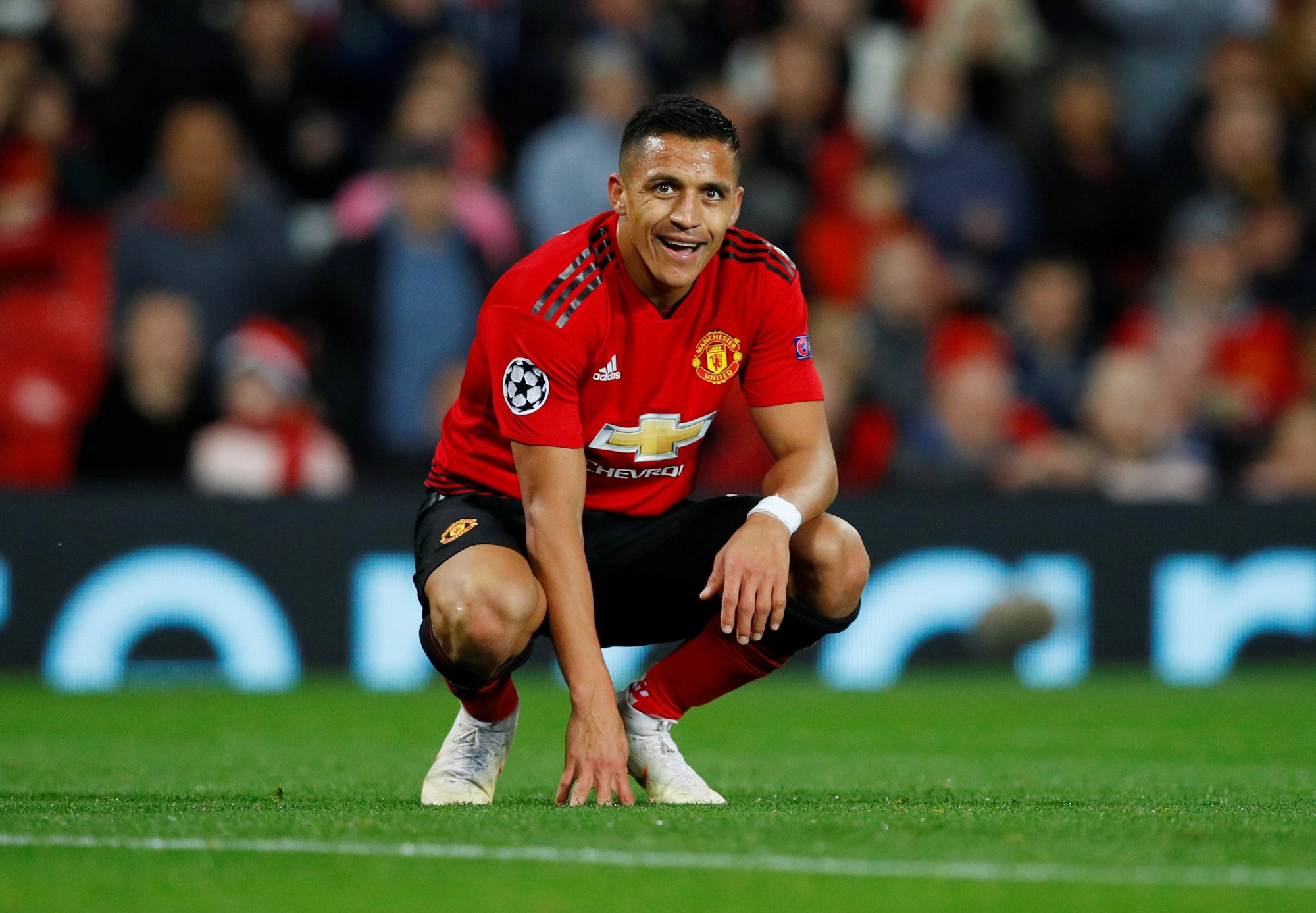Sanchez cầu cứu PSG để thoát khỏi Old Trafford