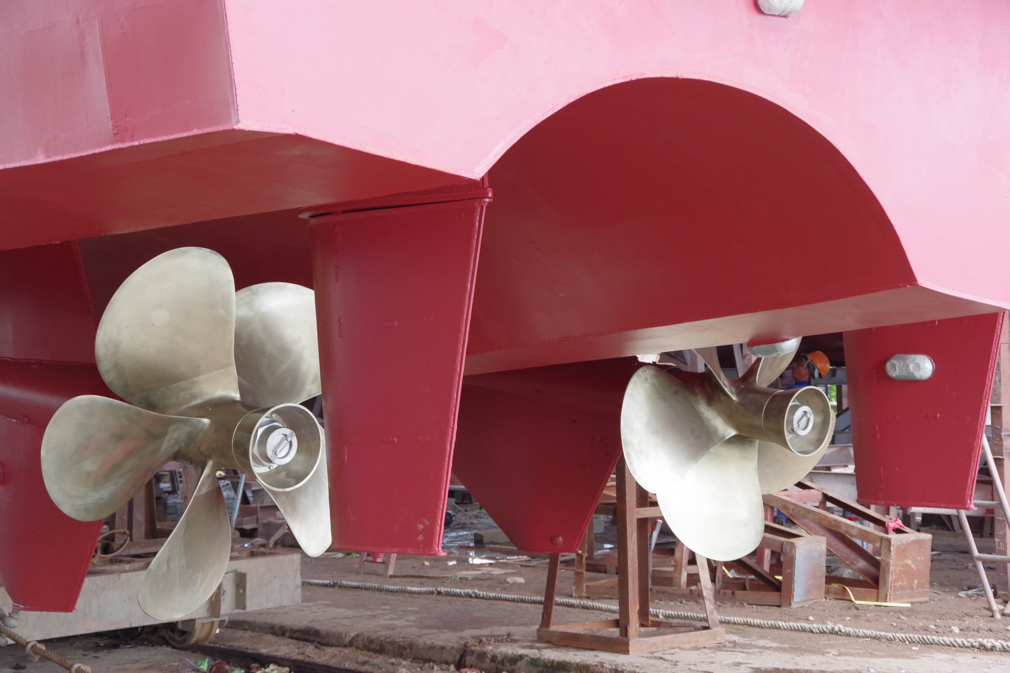 Cận cảnh 2 t&agrave;u tuần tra hiện đại nhất TP HCM - Ảnh 1.