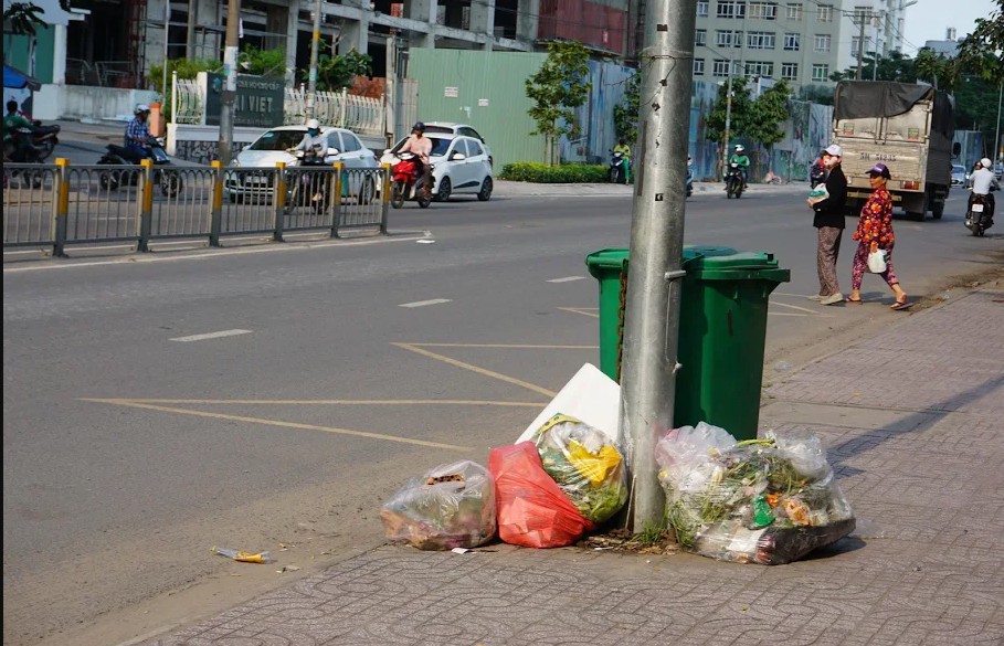 Khi nào hết xả rác?: Đẩy mạnh tuyên truyền, giám sát