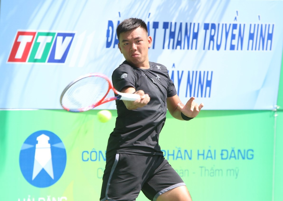 Lý Hoàng Nam đánh bại bản sao John Isner, vào bán kết F4 Vietnam