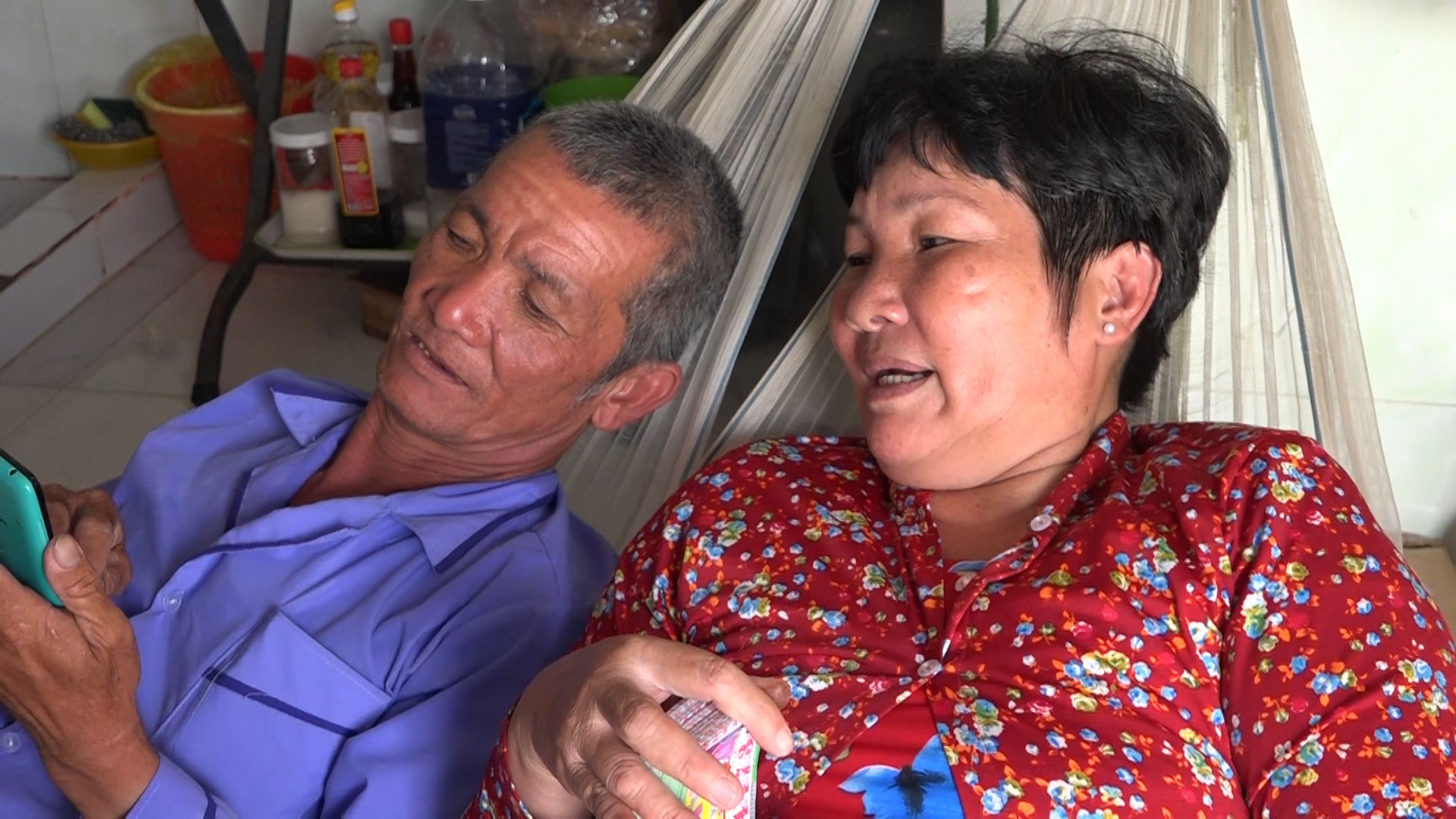 Người đ&agrave;n &ocirc;ng tật nguyền l&agrave;m chuyện &ldquo;qu&aacute;i gở&rdquo; được vinh danh - Ảnh 7.
