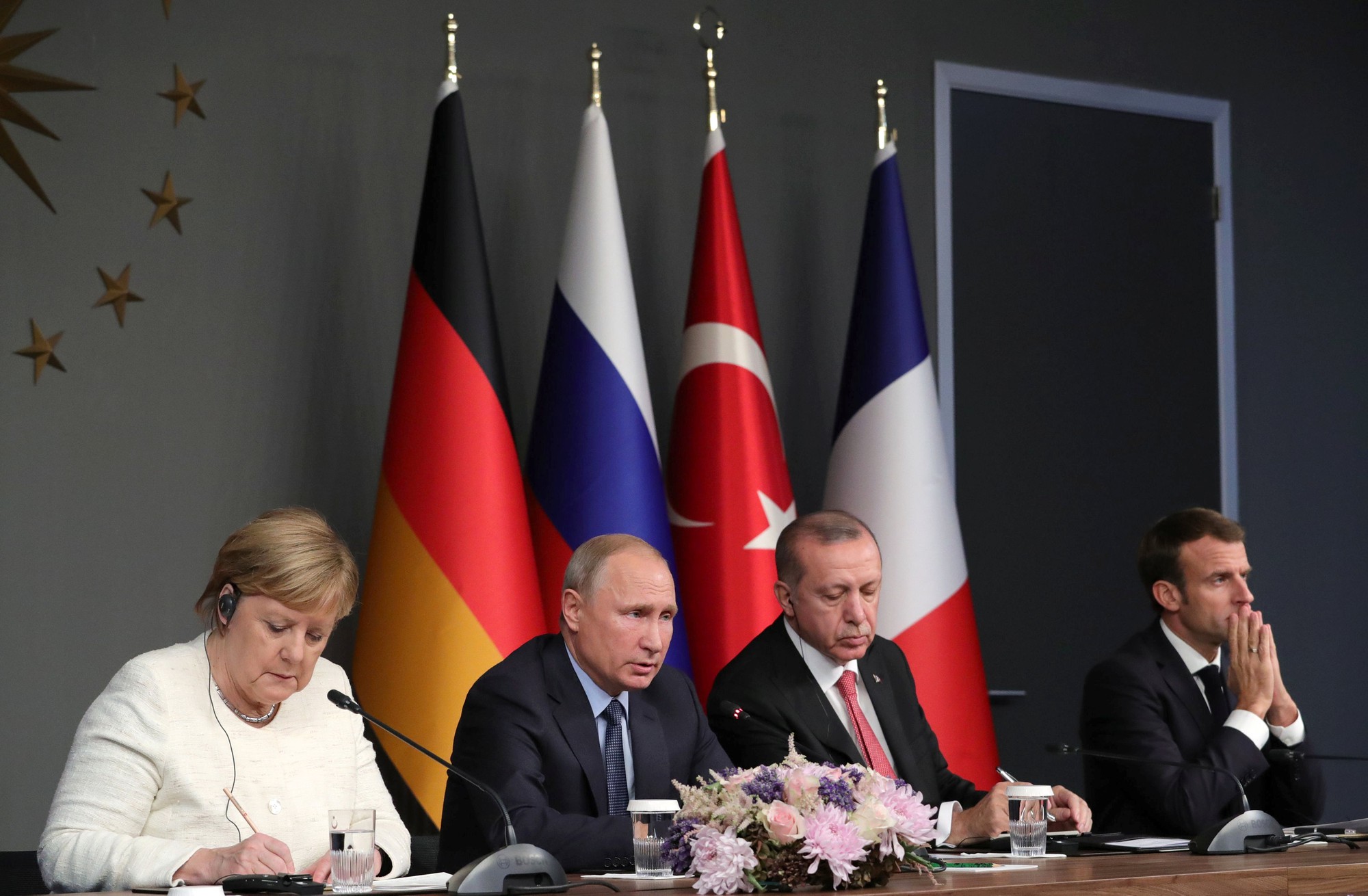 Họp thượng đỉnh 4 bên về Syria, Tổng thống Putin bị thúc "cứng" với ông Assad
