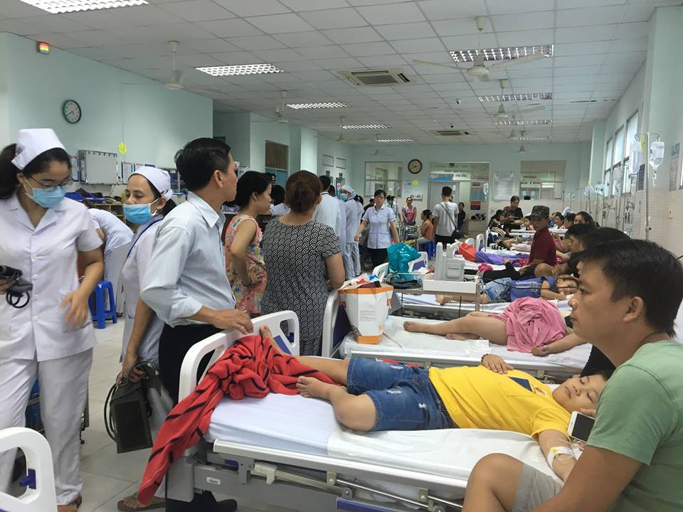 Ăn sáng với bánh mì chà bông, hơn 30 trẻ cấp cứu