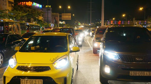 Từ chối đăng kiểm &ocirc;t&ocirc; độ đ&egrave;n chiếu s&aacute;ng - Ảnh 1.