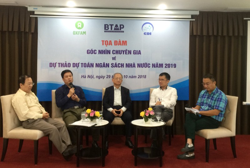 Bay Hà Nội - TP HCM, thứ trưởng đi hạng thương gia, lãnh đạo WB, IMF ngồi ghế phổ thông