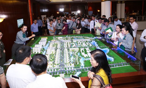 M&ocirc;i giới bịa chuyện ly dị, vỡ nợ để quảng c&aacute;o b&aacute;n nh&agrave; - Ảnh 1.