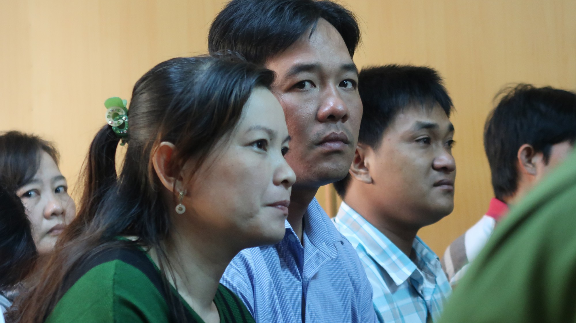 Vụ bán logo xe vua: Nguyên CSGT và 9 người liên quan lãnh án - Ảnh 2.