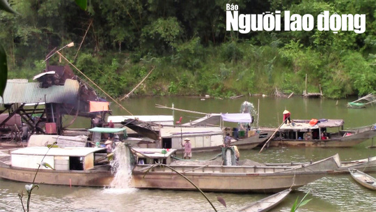 Công an vào cuộc điều tra vụ khai thác cát, sỏi lậu trên sông Hương