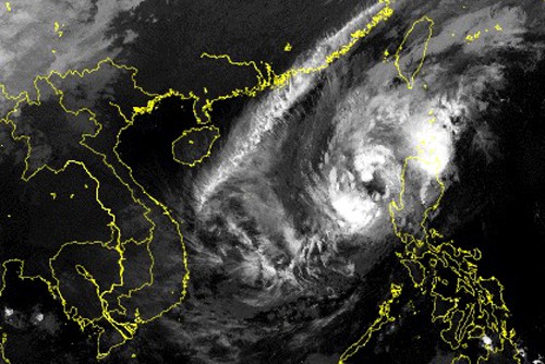 Bão Yutu vào biển Đông thành bão số 7, chuyển ngoặt hướng di chuyển - Ảnh 2.