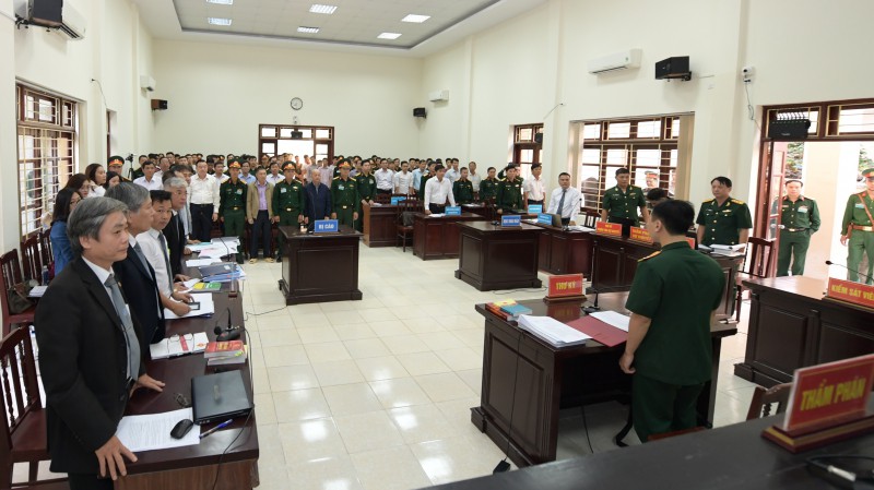 VKS đề nghị xem xét tình tiết có nhiều bằng khen để giảm nhẹ hình phạt cho Út "trọc"