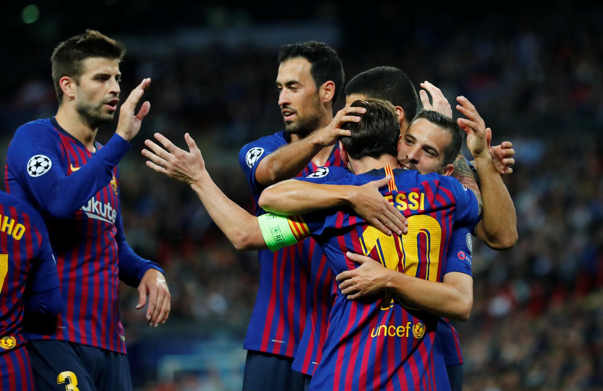 Messi nhảy tango tại Wembley, Tottenham thảm bại sân nhà