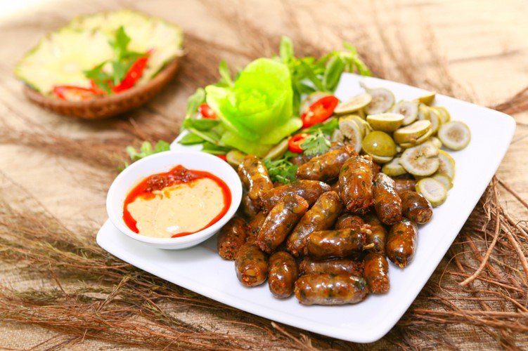 Đến miền T&acirc;y, thử ăn dồi rắn một lần sẽ nhớ m&atilde;i - Ảnh 4.