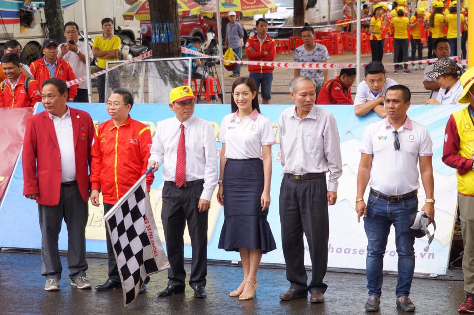 Khi giới showbiz trở th&agrave;nh fan ruột thể thao - Ảnh 2.