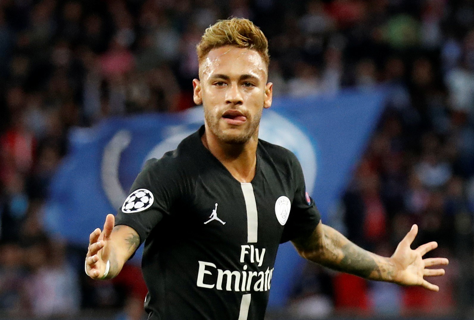 PSG hồi sinh nhờ Neymar, Liverpool gục ngã trên đất Ý