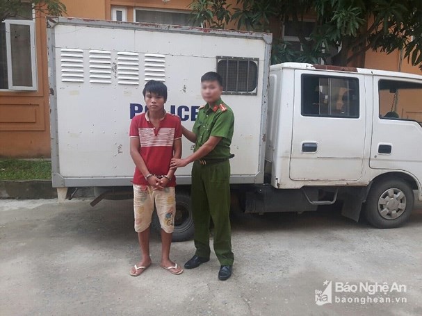 Rủ bé 13 tuổi cùng "làm ăn" rồi bỏ trốn