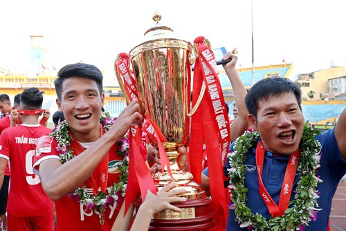 Hà Nội B đổi chủ trước ngày đá play-off