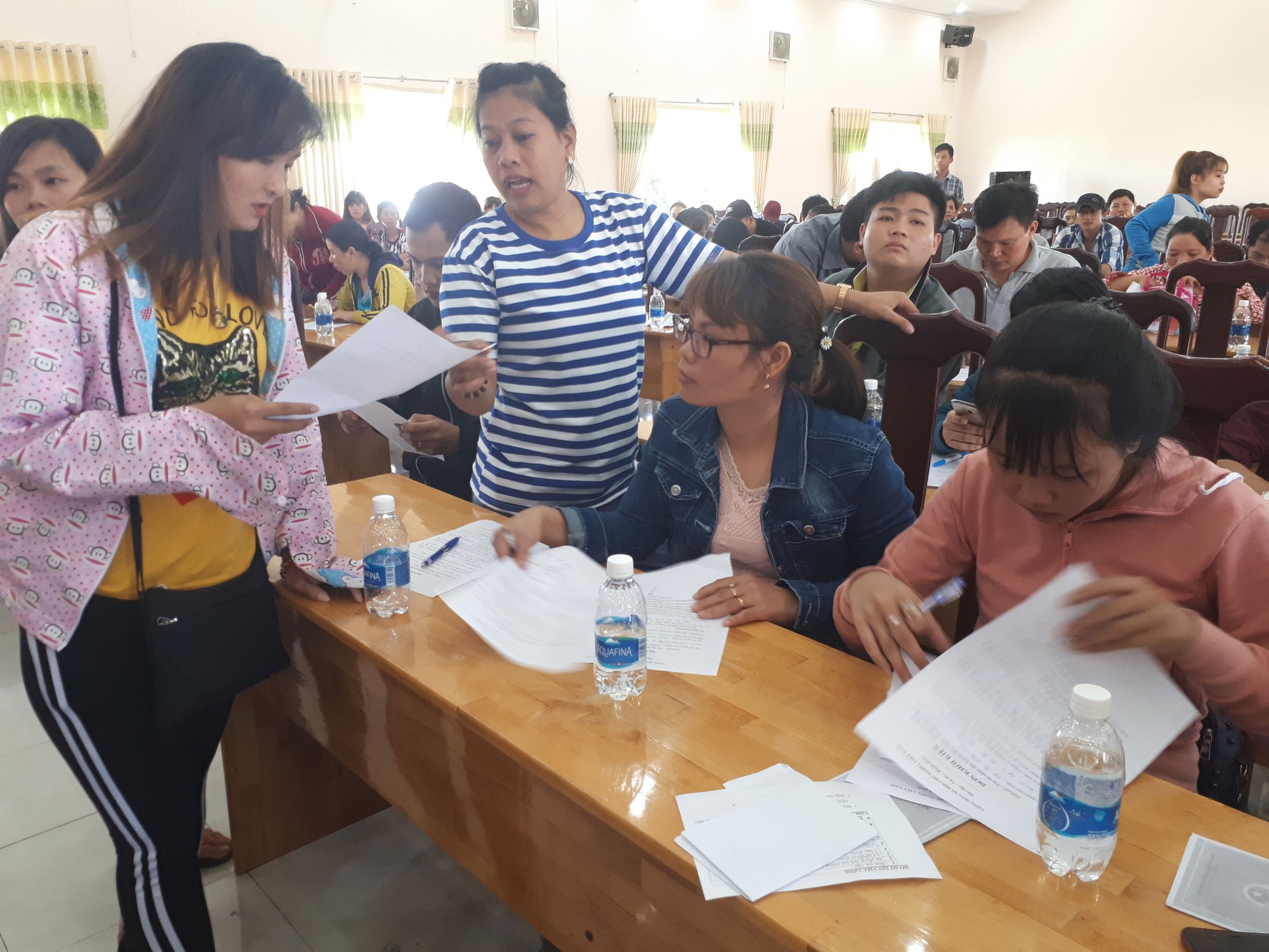 Ch&iacute;nh s&aacute;ch BHXH c&ograve;n bất cập - Ảnh 1.