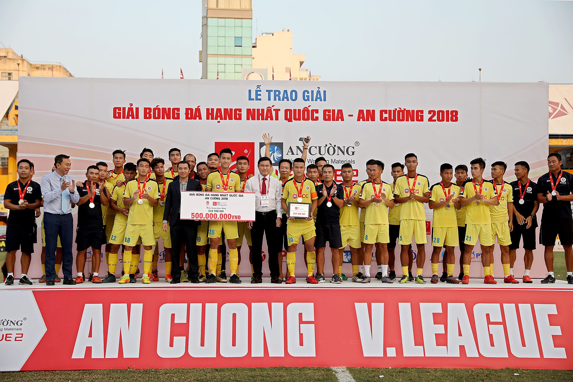 Viettel chính thức lên V-League, CAND rớt xuống Giải Hạng nhì - Ảnh 6.