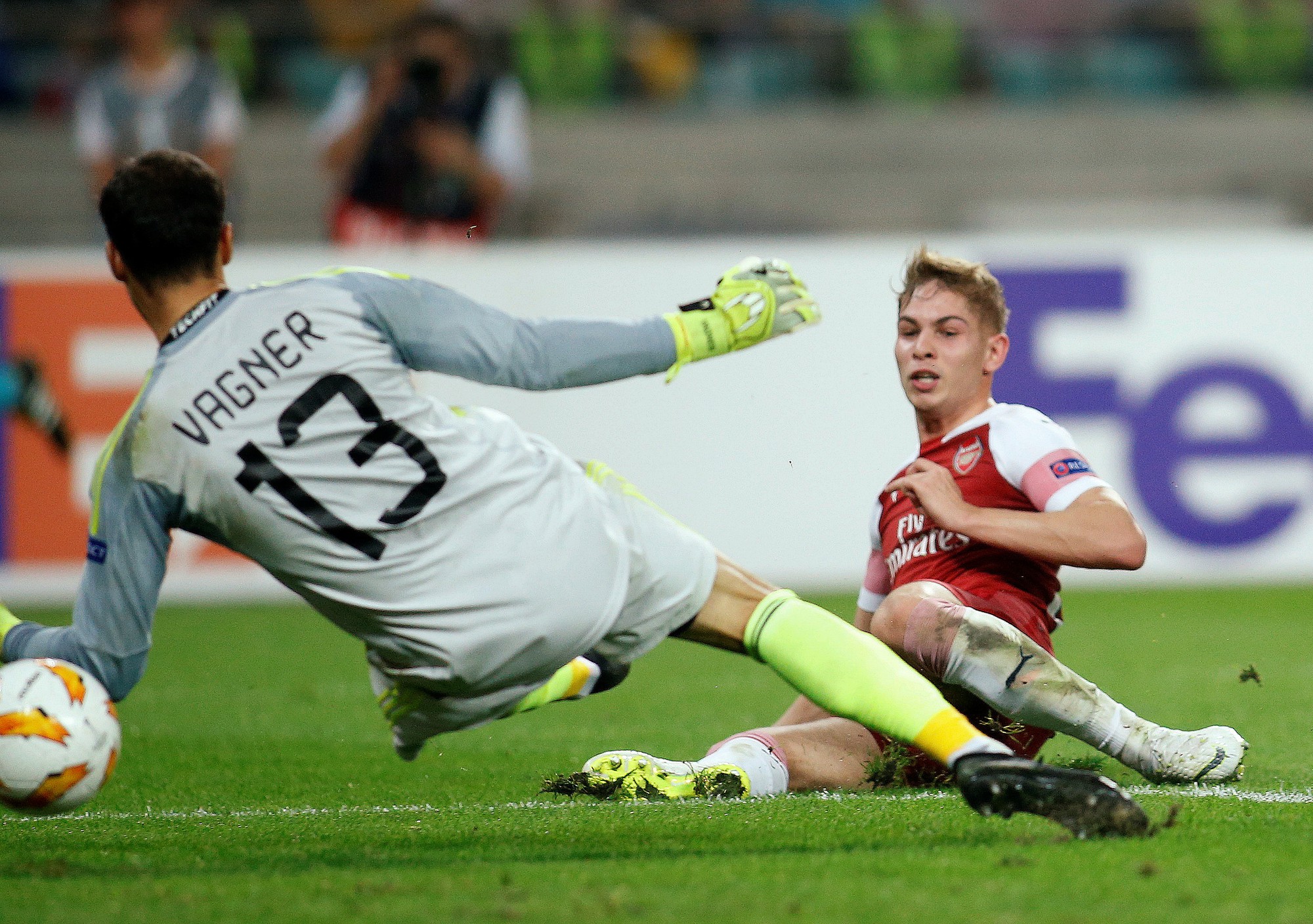 Đè bẹp Qarabag, Arsenal mở cửa thiên đường thứ 8 - Ảnh 3.